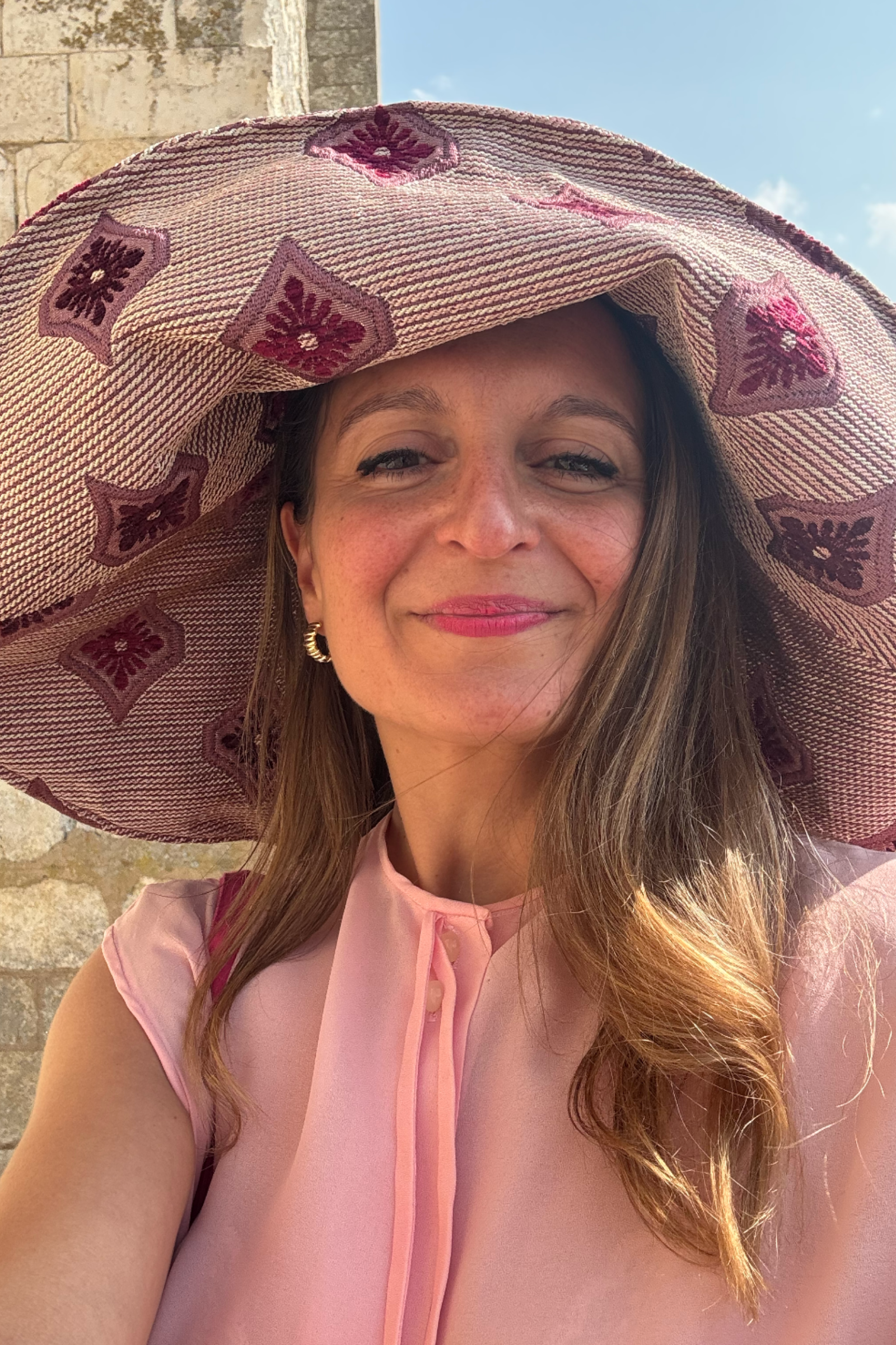 GIANT HAT